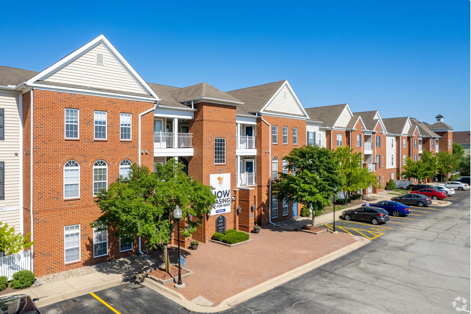 Building Photo - 1901 N Lincoln Ave