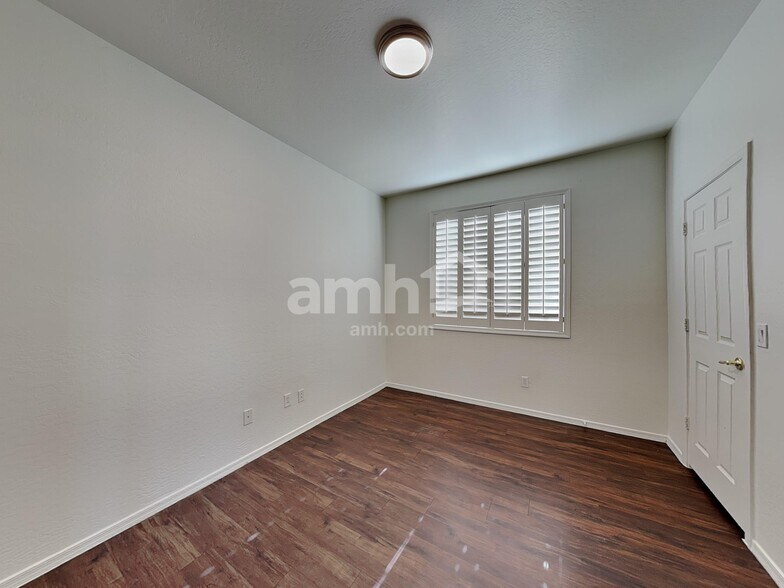 Building Photo - 6829 W Yearling Rd