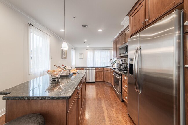 Building Photo - 11 Washington Pl