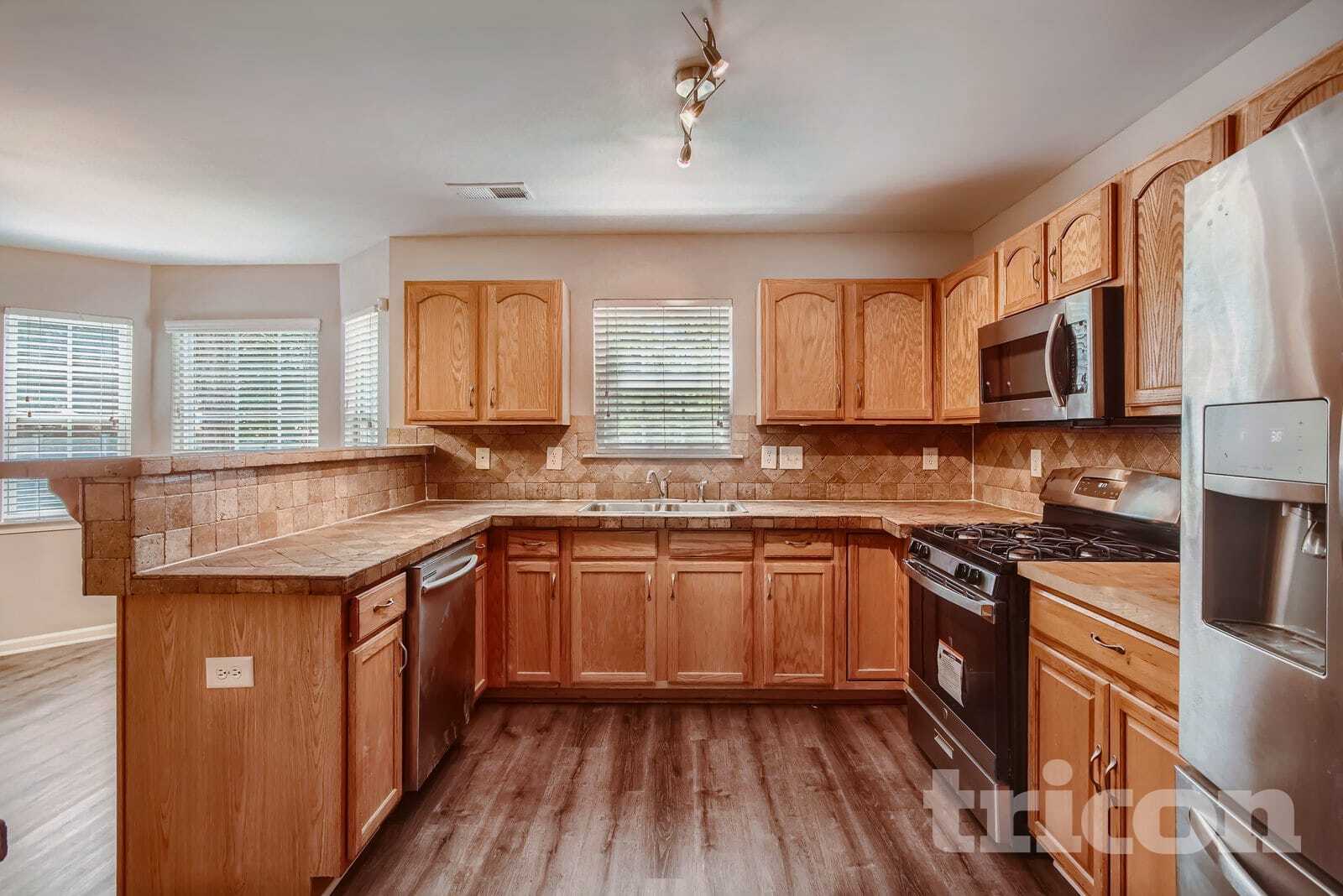 Building Photo - 5606 Fenway Dr