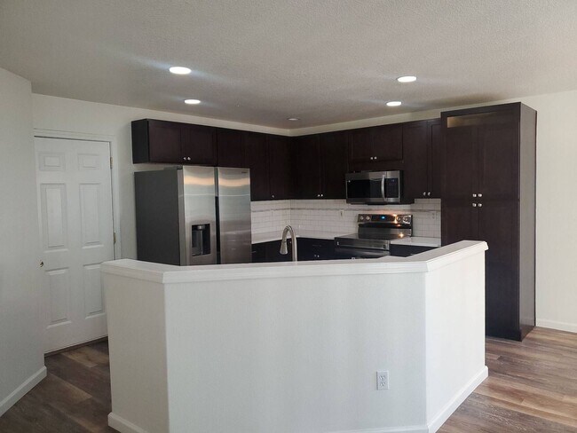 Building Photo - Great Single Family Home In Central Hillsb...