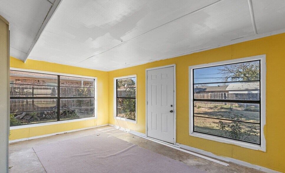 Building Photo - 216 Dirks Dr