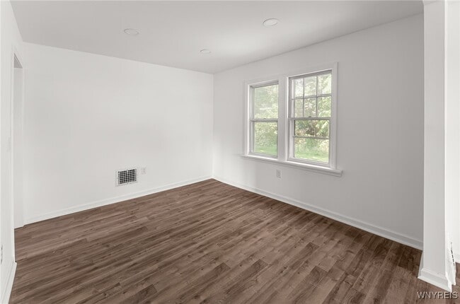 Building Photo - 8521 Sheridan Dr