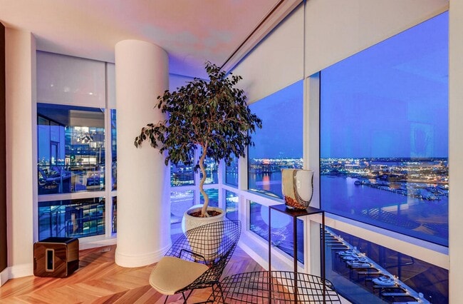 Building Photo - 300 International Drive