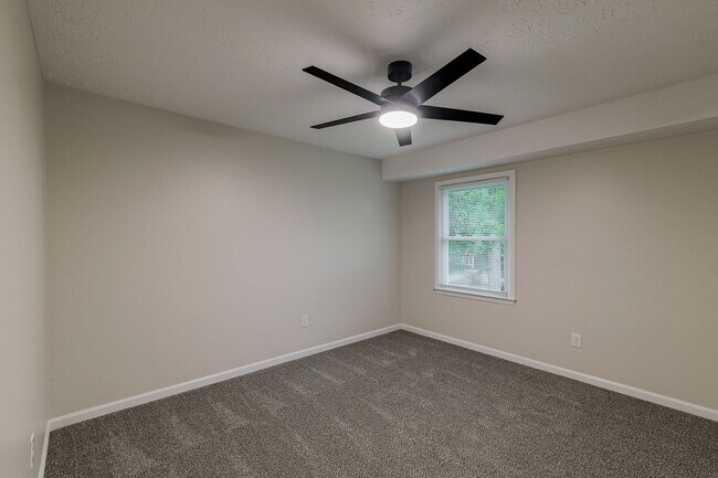 Building Photo - Newly Renovated East Side Home!