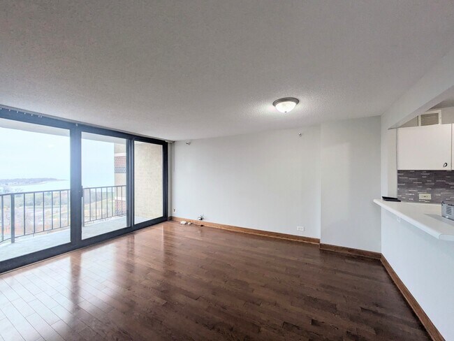 Building Photo - 3660 N Lake Shore Dr