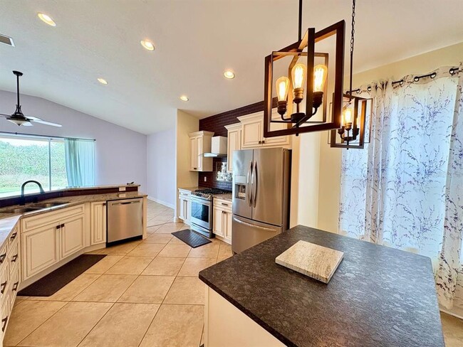 Building Photo - 12822 Hampton Hill Dr