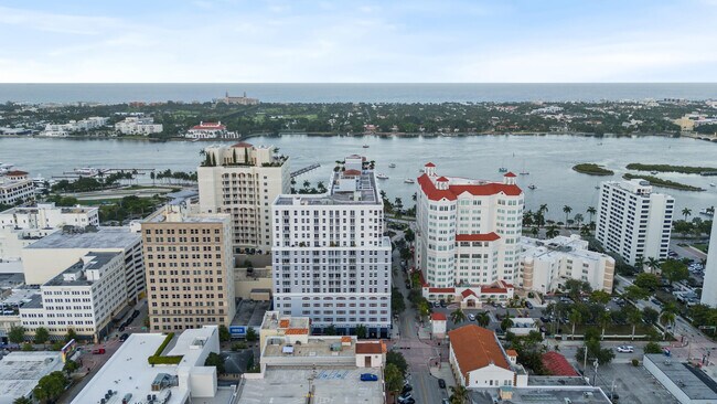 Building Photo - 255 Evernia St