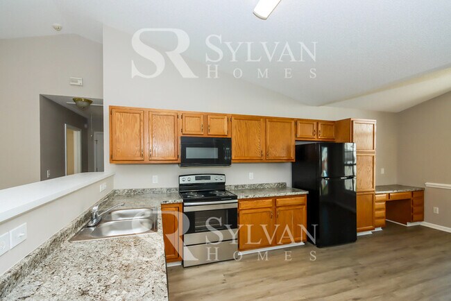 Building Photo - Come check out this beautiful home in Midway East.