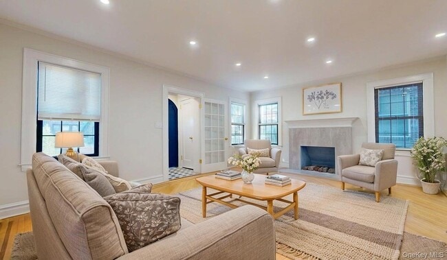 Building Photo - 88-37 62nd Dr