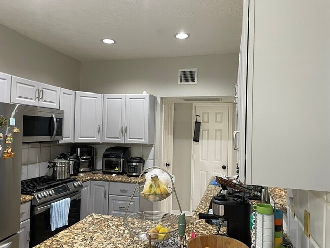 Building Photo - 16434 Concord Falls Ln