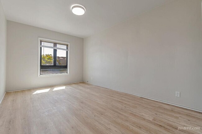 Building Photo - 80 Terra Vista Ave