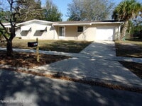 Building Photo - 2010 Ivy Dr