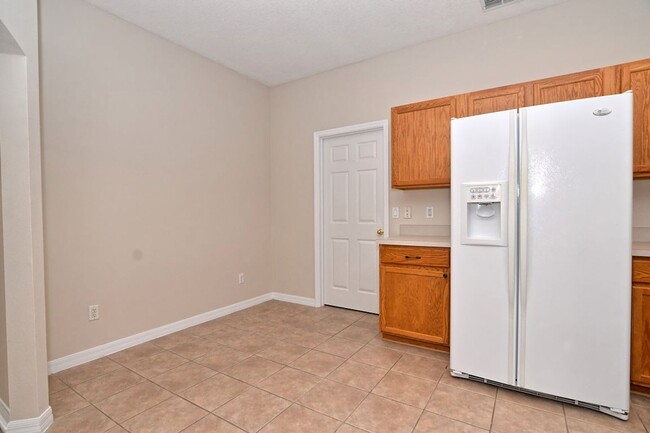 Building Photo - Quiet neighborhod 3 bedroom 2 bath in Oviedo