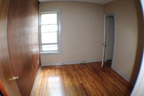 Building Photo - 105 Forest St