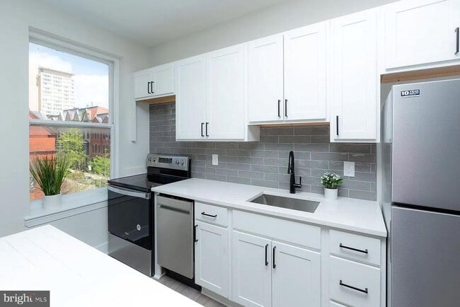 Building Photo - 1122 N Calvert St