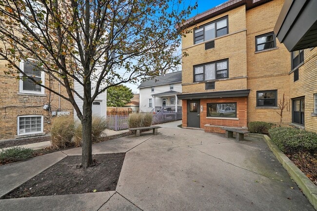 Building Photo - 309 Sherman Ave