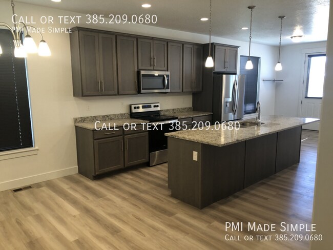 Building Photo - 1634 N Westview Ln