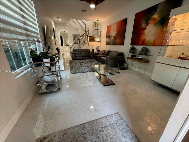 Building Photo - 6923 Julia Gardens Dr