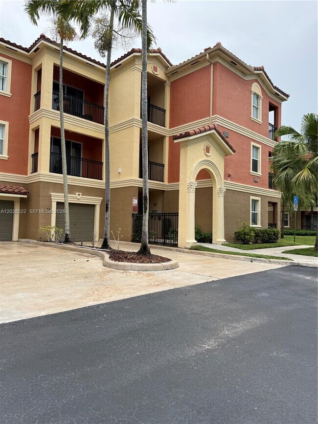 Building Photo - 4704 SW 160th Ave