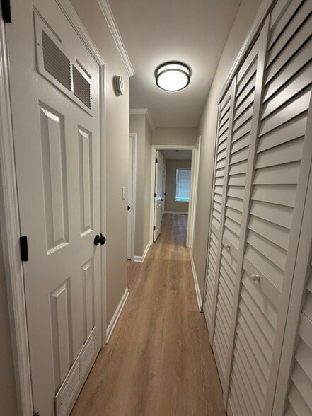 Building Photo - 8303 Mountain Pass