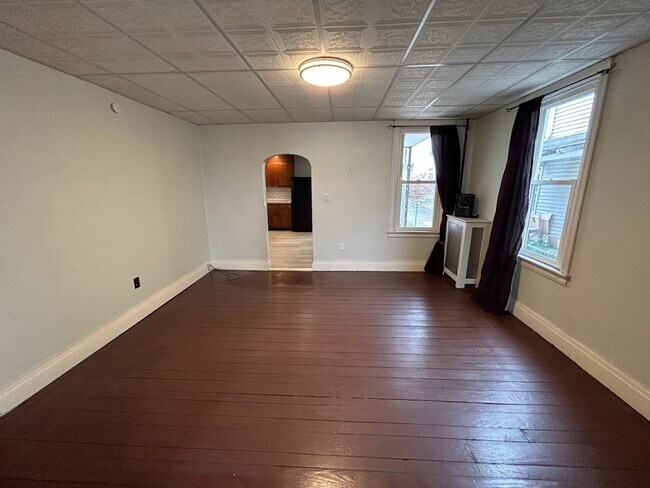 Building Photo - 260 S 6th St