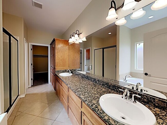 Building Photo - No Application Fee* $500 off first months ...