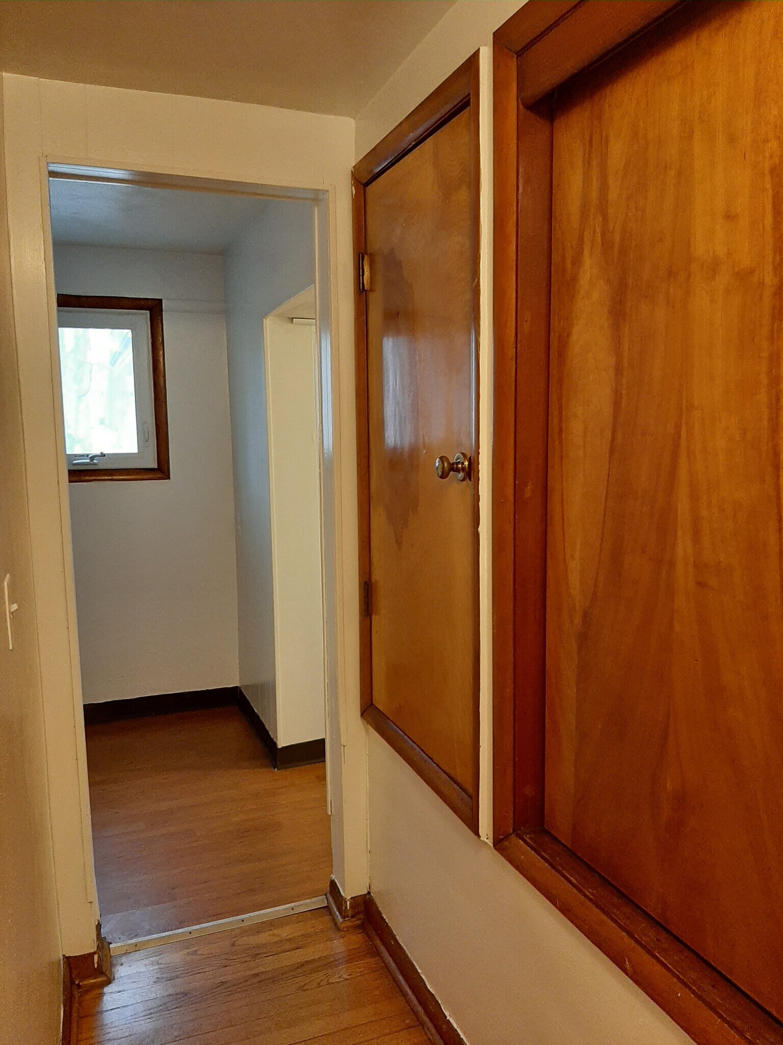 Hallway with lots of closets - 517 Stafford Ave