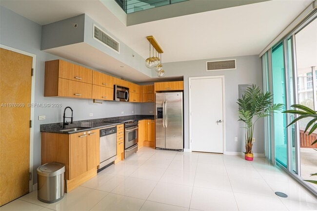 Building Photo - 350 S Miami Ave