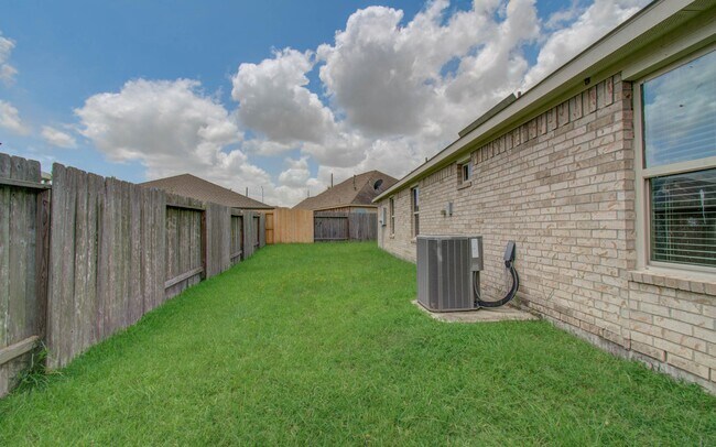 Building Photo - 23023 Black Mountain Ash Ct