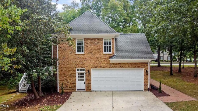 Building Photo - 1202 Summerville Ln
