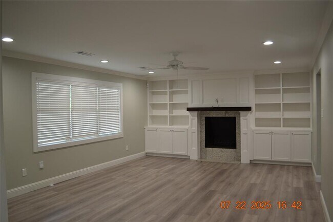 Building Photo - 14923 Perthshire Rd