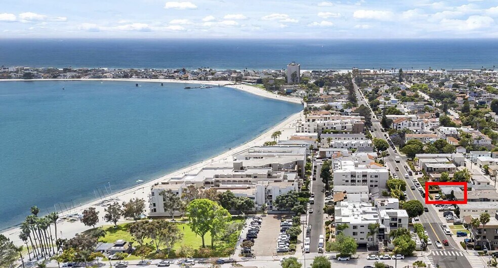 Building Photo - 1246 Pacific Beach Dr