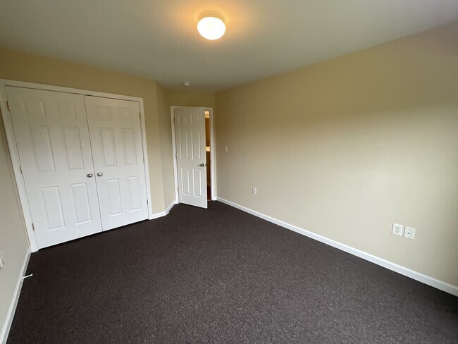 Building Photo - 348 Channing Dr