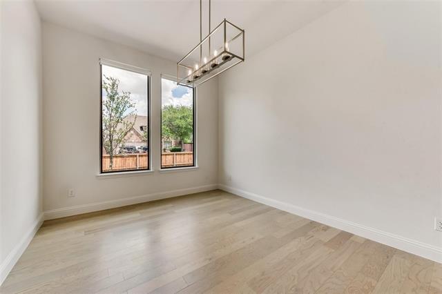 Building Photo - 4601 Parkridge Dr