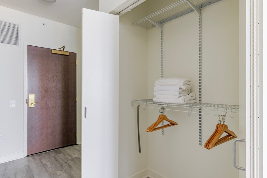 Building Photo - 340 E North Water St