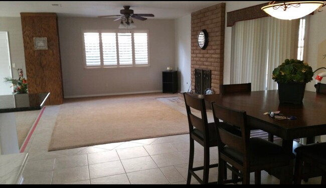 Building Photo - 1202 N McKinley Ct