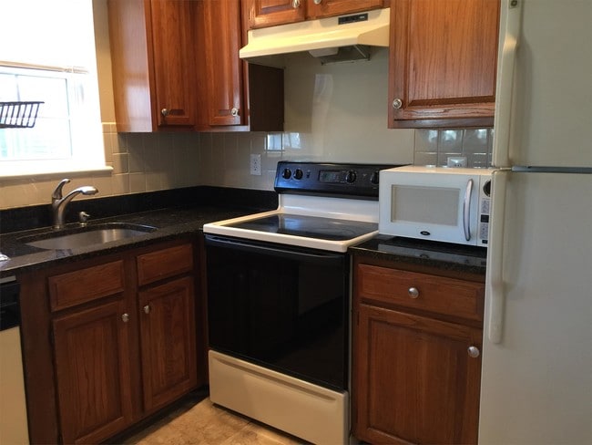 Building Photo - 2105 N Scott St