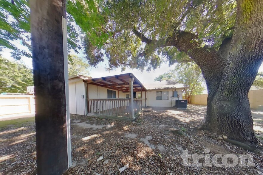 Building Photo - 19311 Amistad Dr