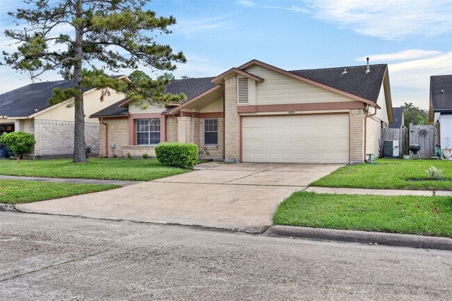 Building Photo - 12047 Plumpoint Dr