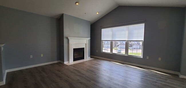 Building Photo - 3231 Wexford Dr