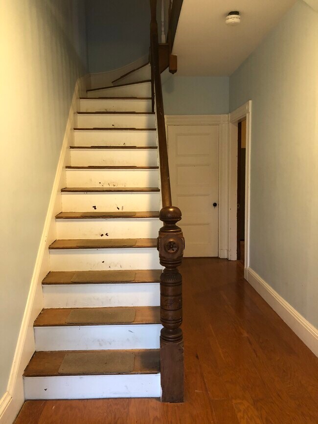 Building Photo - 72 Leicester St