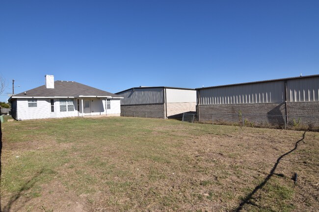 Building Photo - 2509 Saulsbury Dr