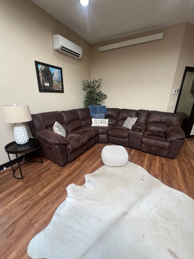 Building Photo - Downtown Condos AirBnb