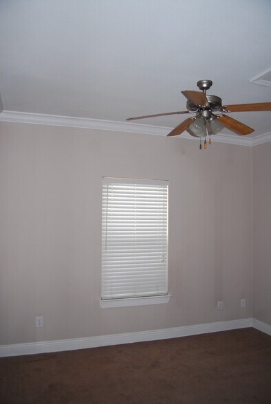 Building Photo - 1344 Tropical Cv