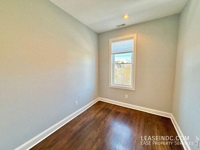 Building Photo - 4429 9th St NW