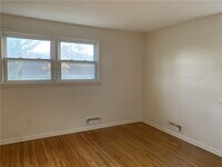 Building Photo - 80 Abington Rd