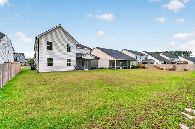 Building Photo - Modern Living in Summerville