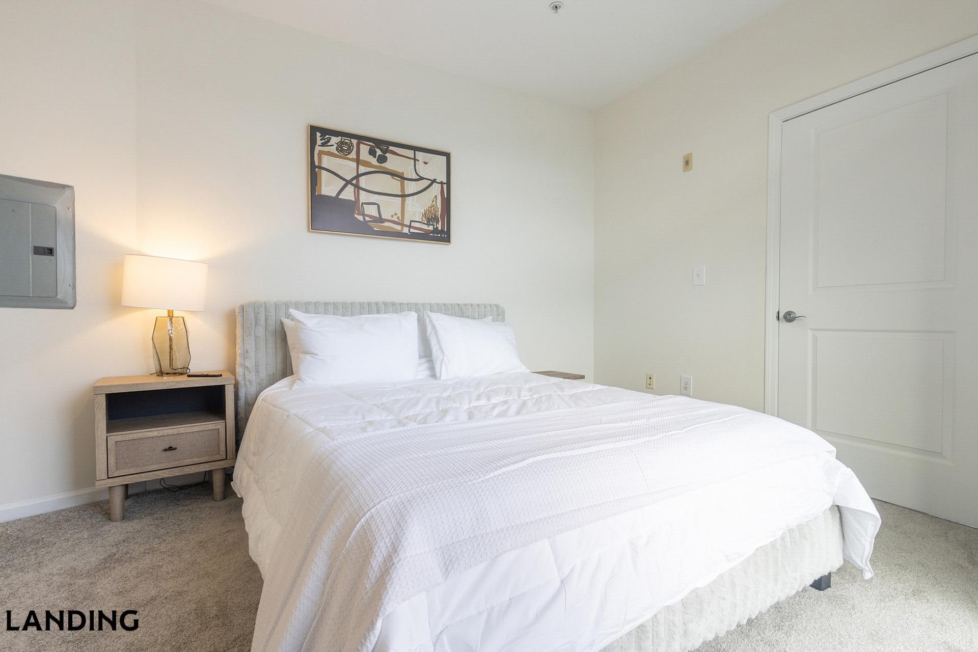 Building Photo - 4921 Pretty Lake Ave