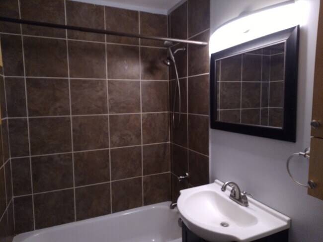 Building Photo - 1888 Spaulding Rd